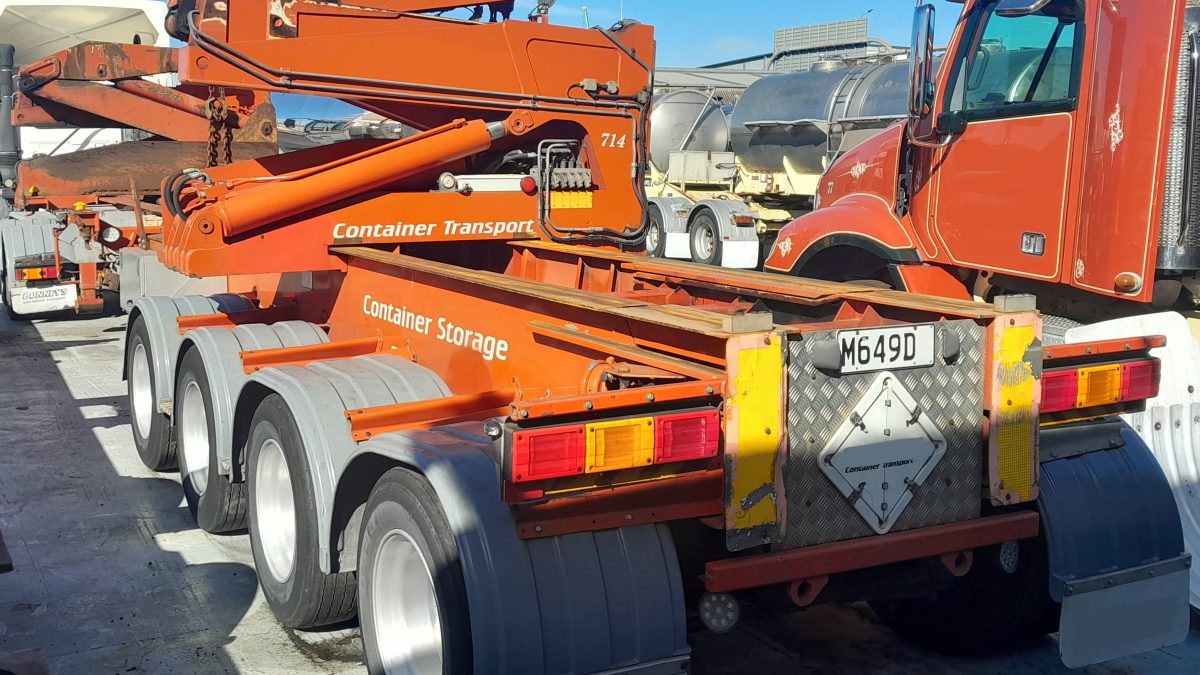 Steelbro 45FT Quad Swing Lift *Special Price* Jaks Trucks Ltd